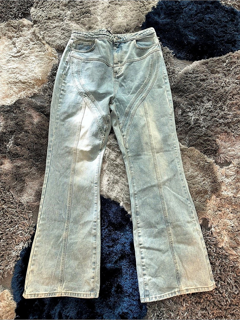 PrettyLittleThing Vintage Wash Seam Detail Long Leg Straight Jeans 12